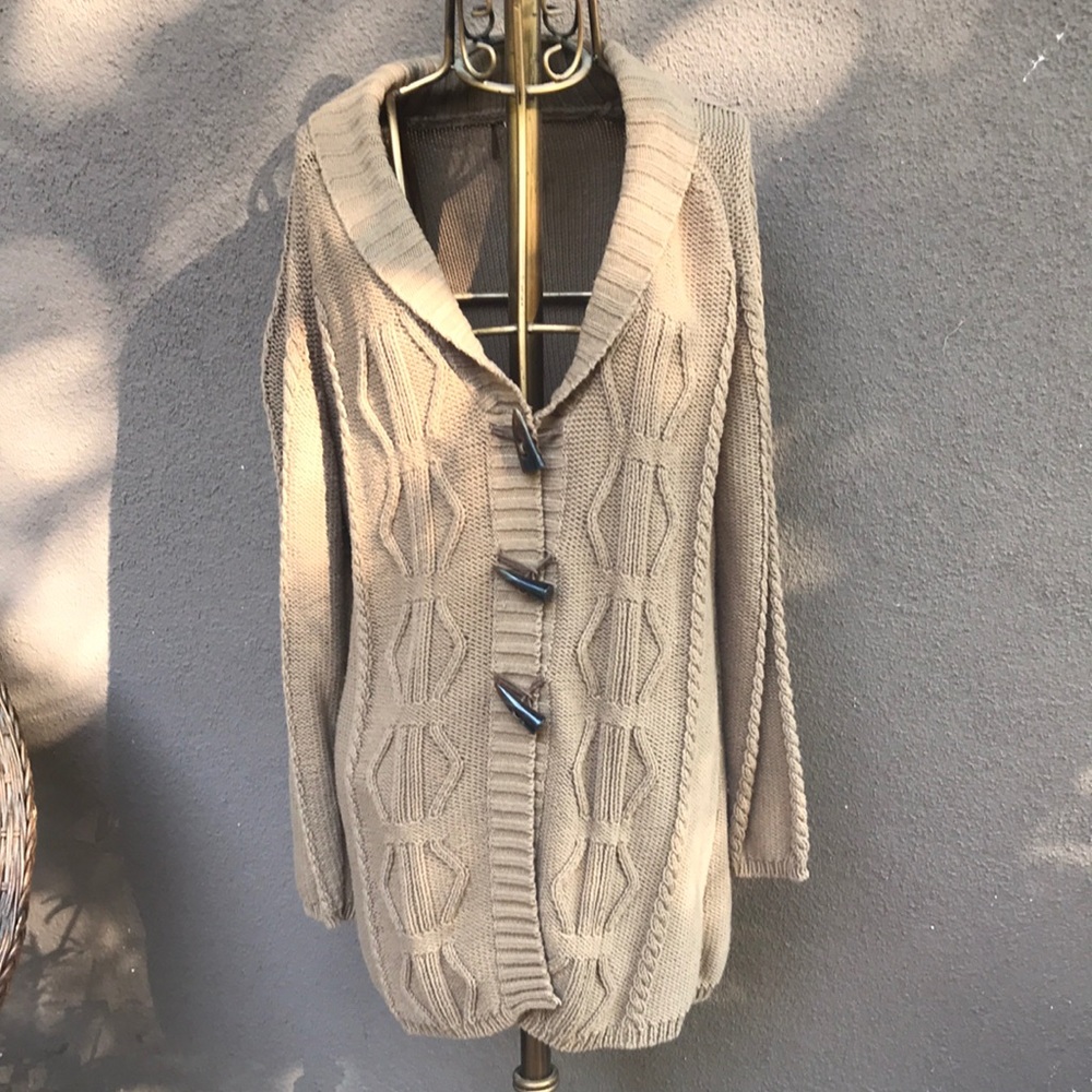 Free People beige cable toggle cardigan